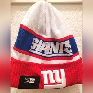 Brand Men's New Era New York Giants Sideline Tech Cuffed Knit Hat Beanie